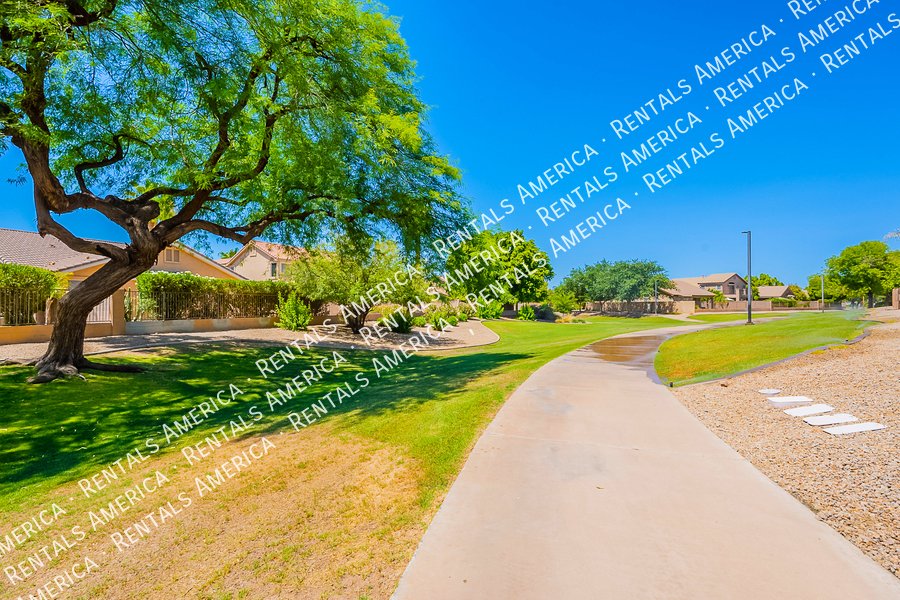 3 Bedroom with a pool! property image