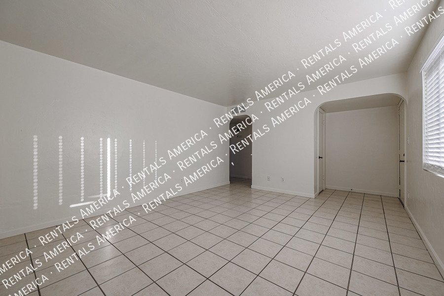 Wonderful, 3BR/2BA Home in Metro Phoenix w/ No HOA! property image