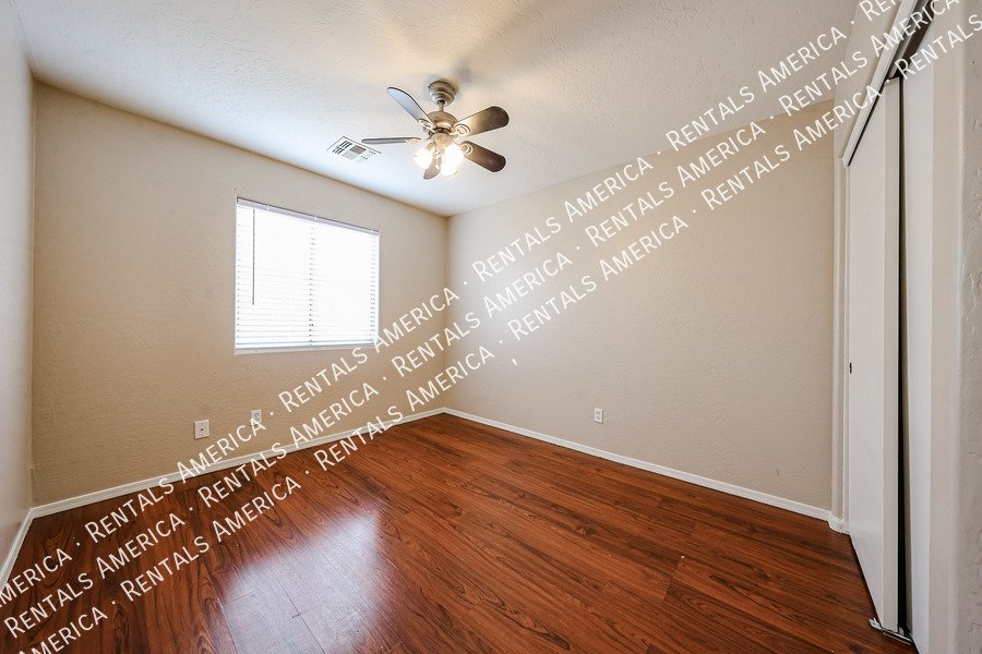 Large 4bed 2bath in Silverthorn Estates property image