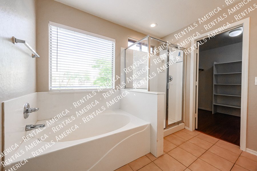 Large 4bed 2bath in Silverthorn Estates property image