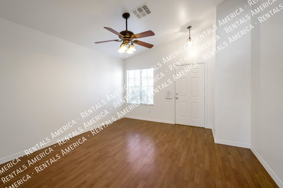 Beautiful 3 bedroom home with pool service included!!! property image