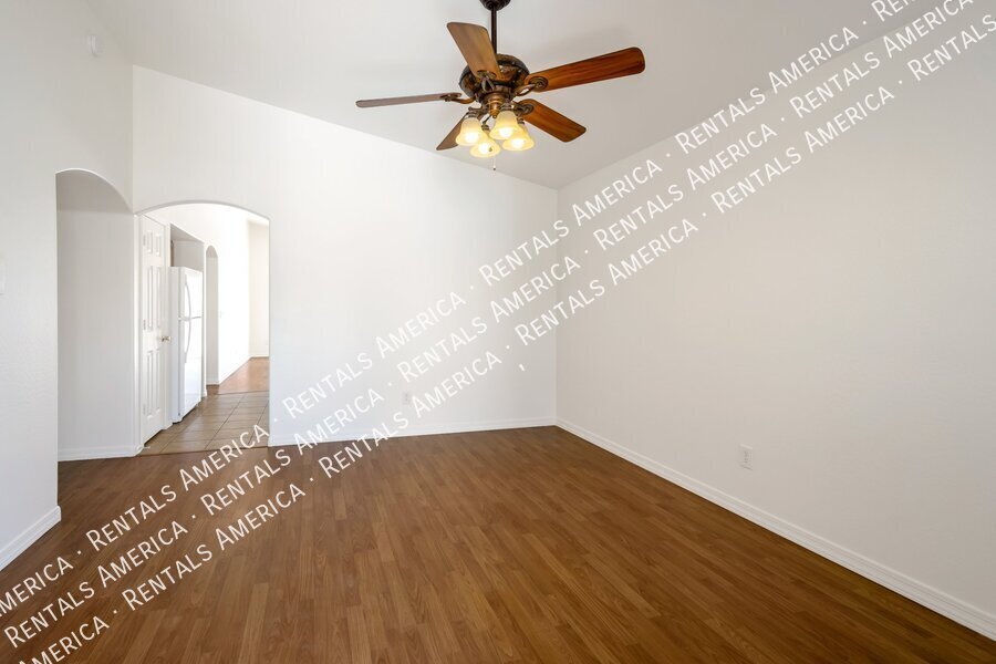 Beautiful 3 bedroom home with pool service included!!! property image