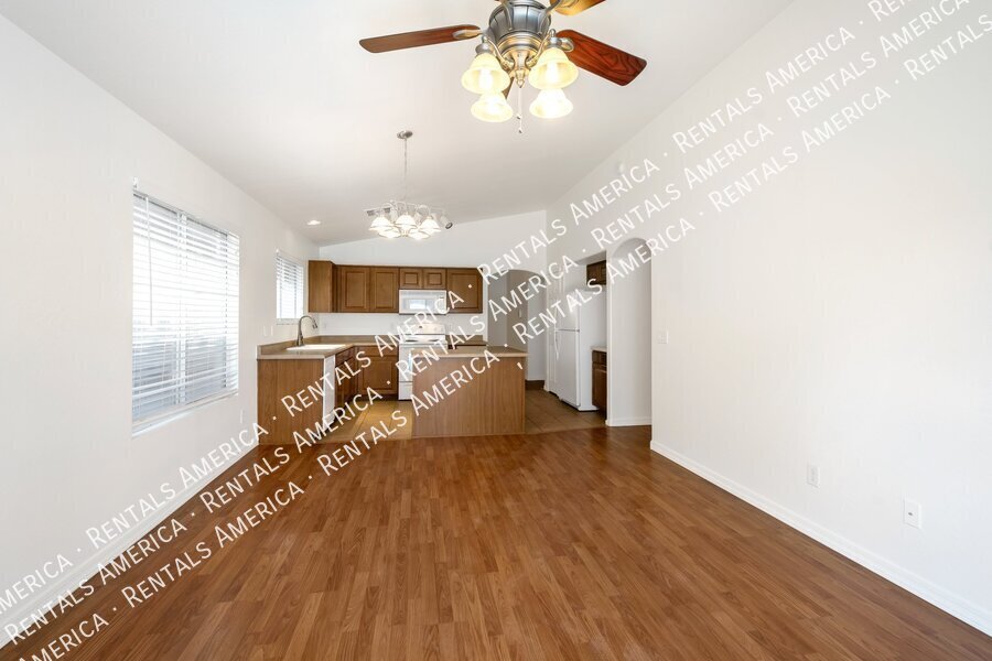 Beautiful 3 bedroom home with pool service included!!! property image