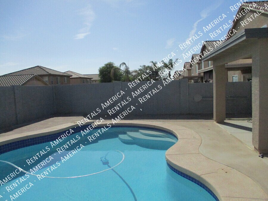 Beautiful 3 bedroom home with pool service included!!! property image