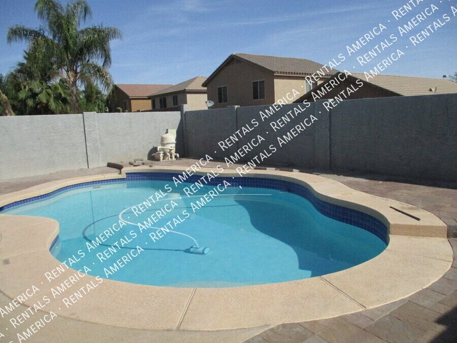 Beautiful 3 bedroom home with pool service included!!! property image