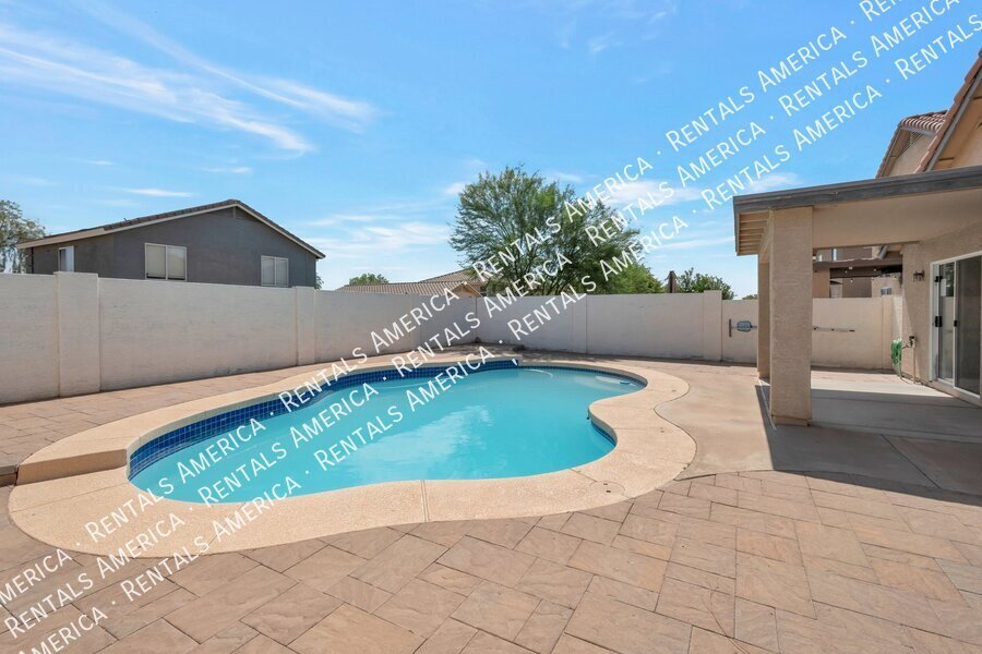 Beautiful 3 bedroom home with pool service included!!! property image