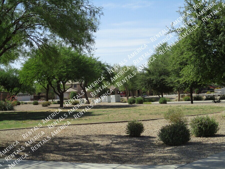 Beautiful 3 bedroom home with pool service included!!! property image