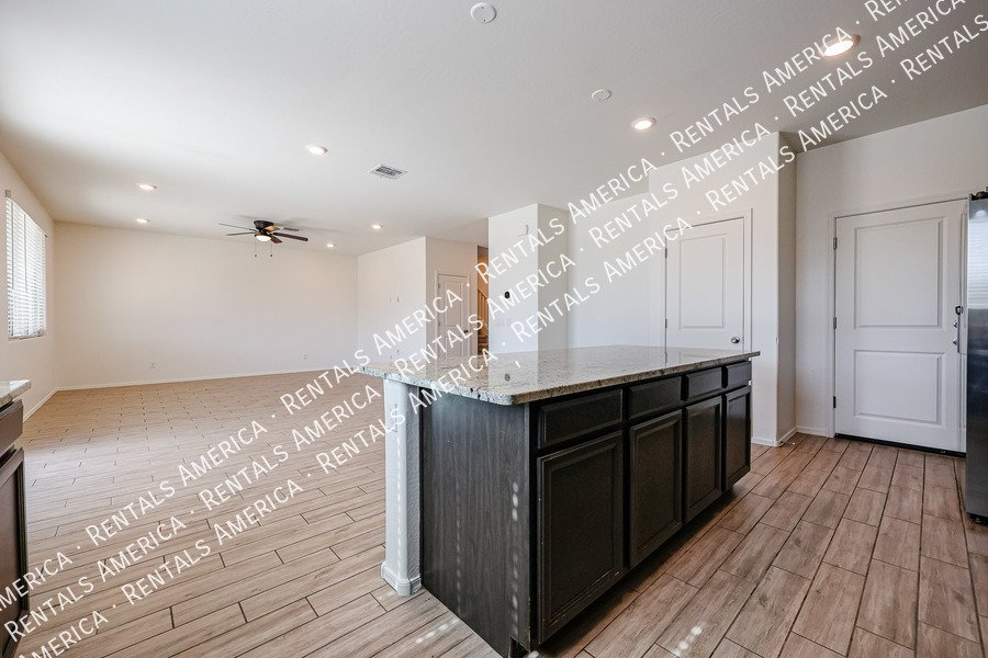 Remarkable newer home with 4 bed / 3 bath in Glendale!!! property image