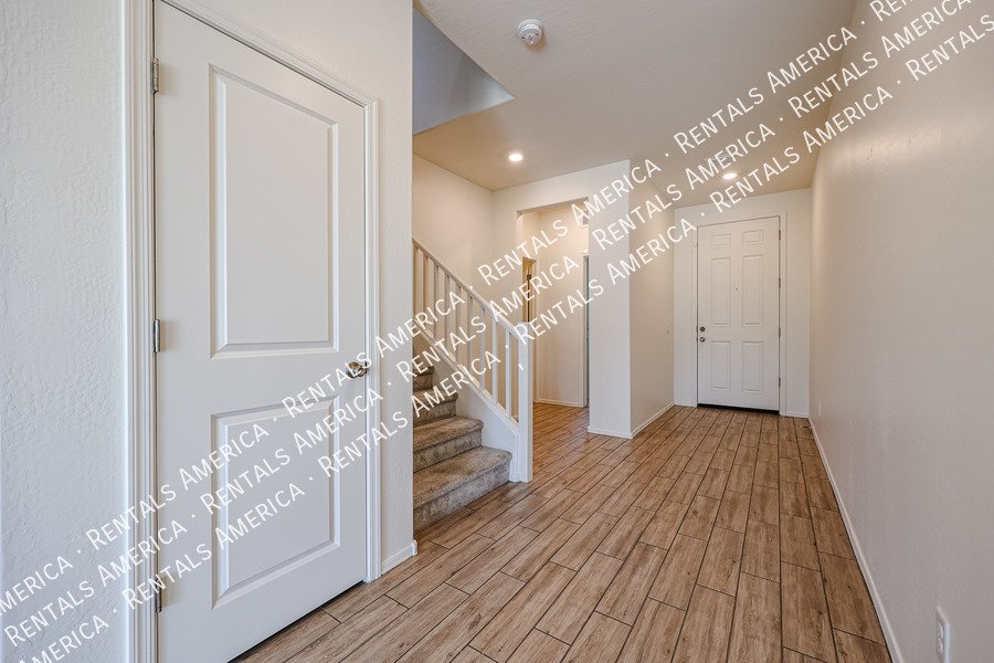 Remarkable newer home with 4 bed / 3 bath in Glendale!!! property image