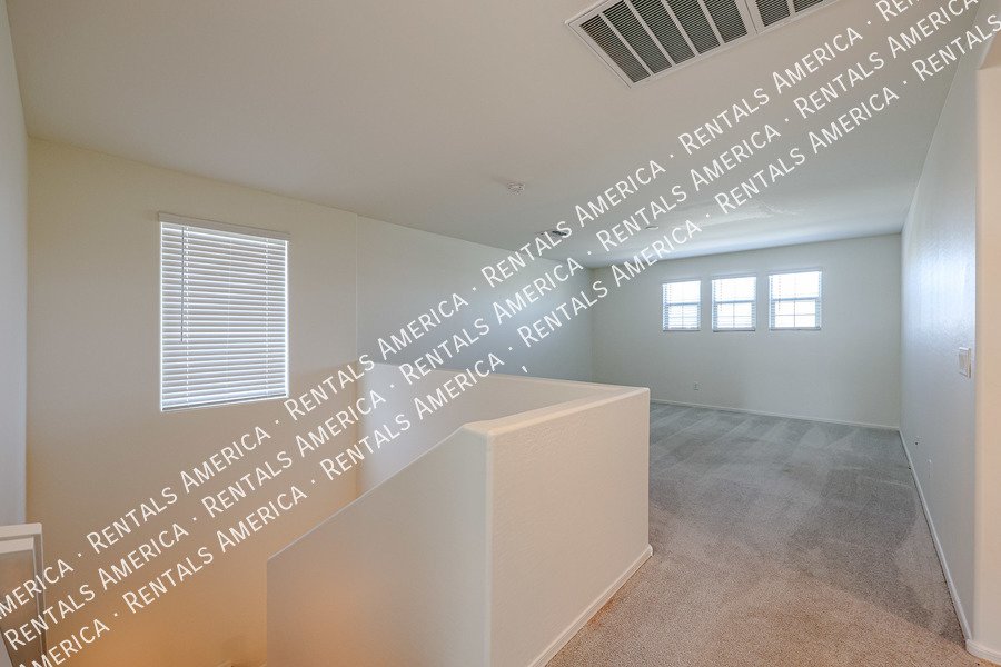 Remarkable newer home with 4 bed / 3 bath in Glendale!!! property image