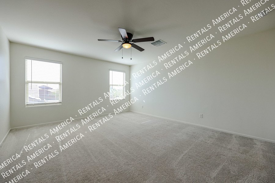 Remarkable newer home with 4 bed / 3 bath in Glendale!!! property image