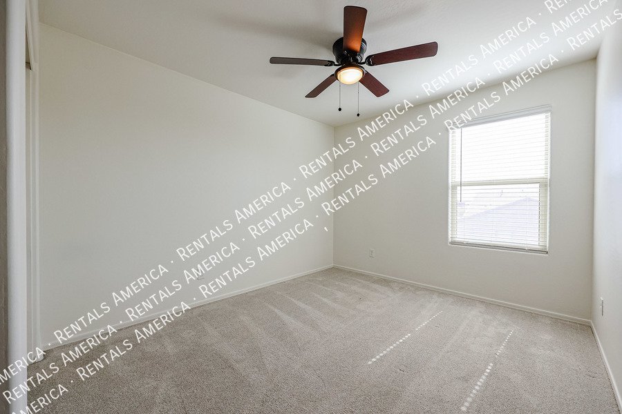 Remarkable newer home with 4 bed / 3 bath in Glendale!!! property image