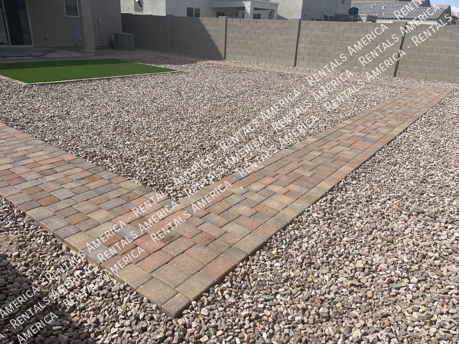 Remarkable newer home with 4 bed / 3 bath in Glendale!!! property image