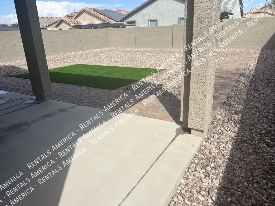 Remarkable newer home with 4 bed / 3 bath in Glendale!!! property image