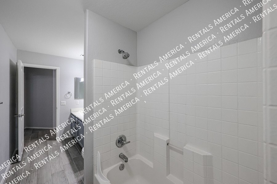 MI SPECIAL! Beautiful 4BD 2BA Home in Maricopa Meadows! property image