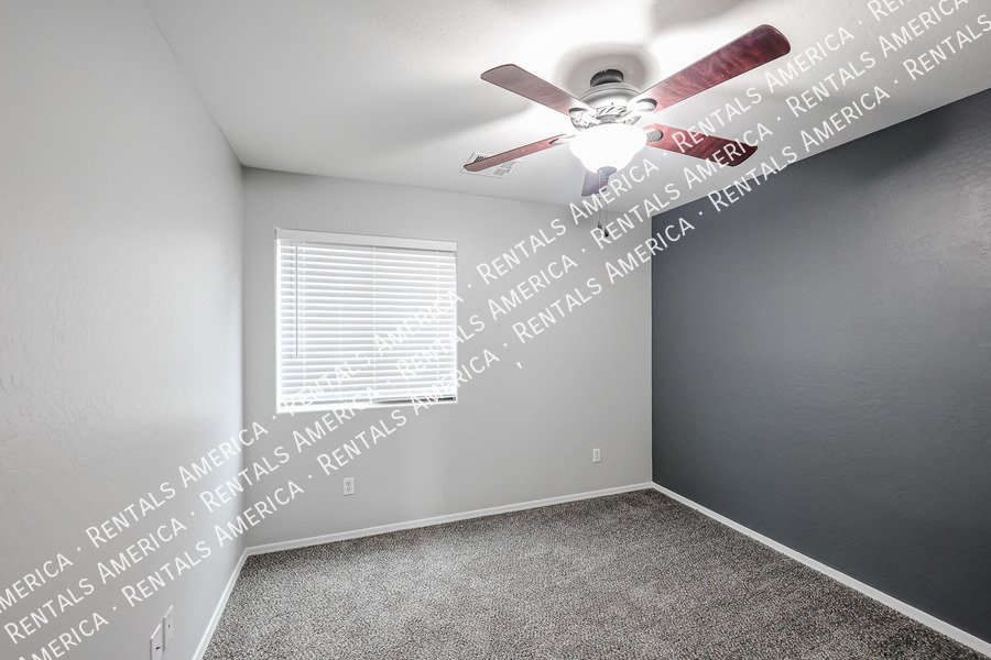 MI SPECIAL! Beautiful 4BD 2BA Home in Maricopa Meadows! property image