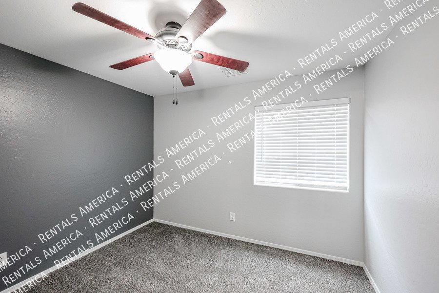 MI SPECIAL! Beautiful 4BD 2BA Home in Maricopa Meadows! property image