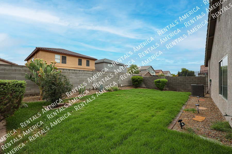 MI SPECIAL! Beautiful 4BD 2BA Home in Maricopa Meadows! property image