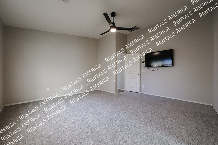 MOVEIN SPECIAL  3-bedroom 2 bath in Power Ranch property image