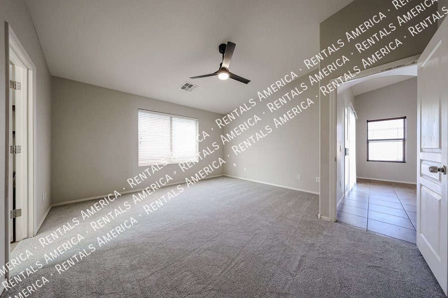 MOVEIN SPECIAL  3-bedroom 2 bath in Power Ranch property image