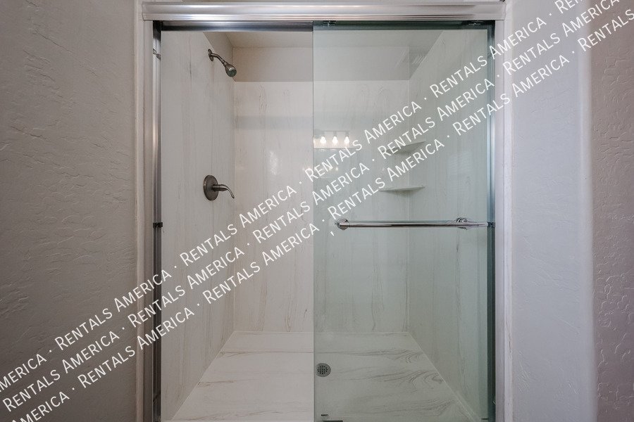 MOVEIN SPECIAL  3-bedroom 2 bath in Power Ranch property image