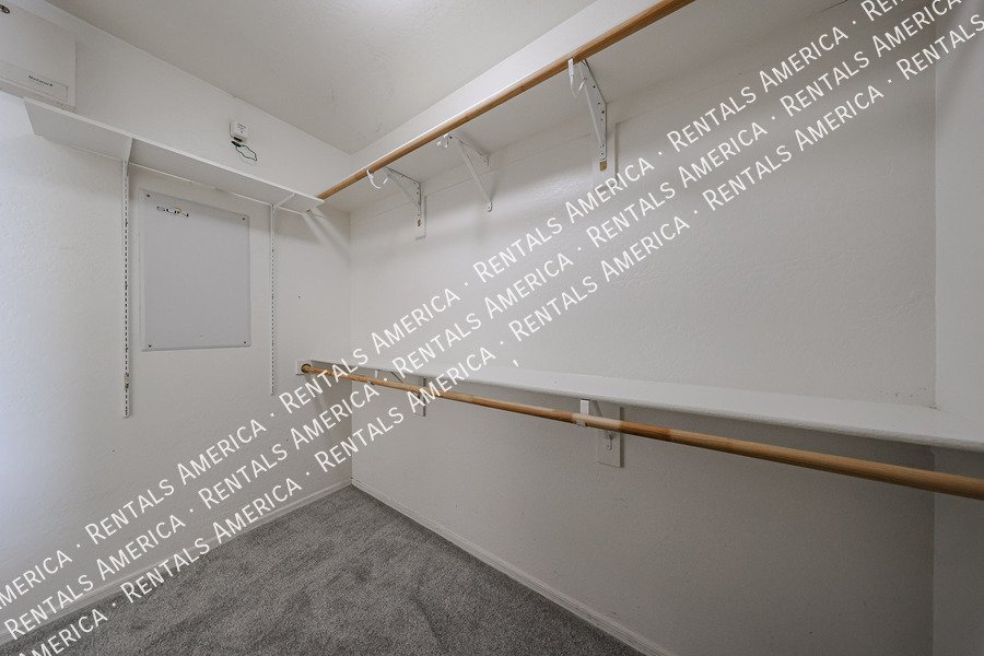 MOVEIN SPECIAL  3-bedroom 2 bath in Power Ranch property image