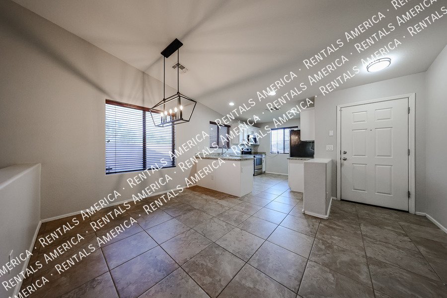 MOVEIN SPECIAL  3-bedroom 2 bath in Power Ranch property image