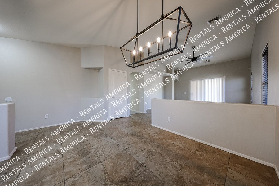 MOVEIN SPECIAL  3-bedroom 2 bath in Power Ranch property image