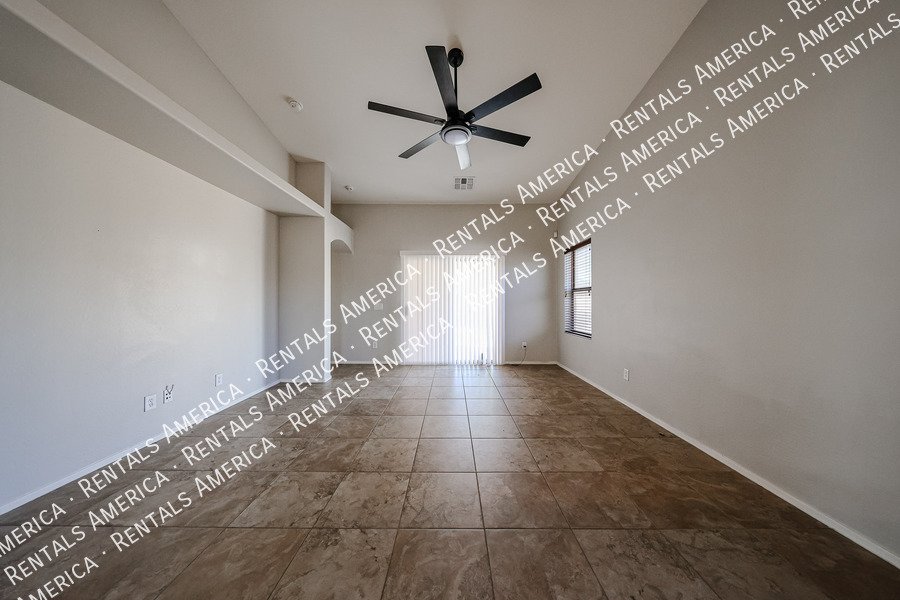 MOVEIN SPECIAL  3-bedroom 2 bath in Power Ranch property image