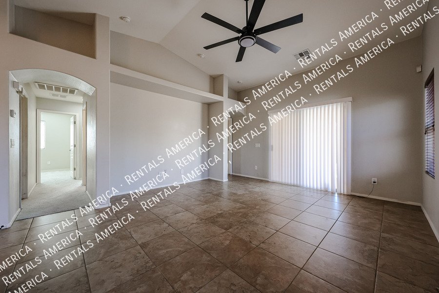 MOVEIN SPECIAL  3-bedroom 2 bath in Power Ranch property image