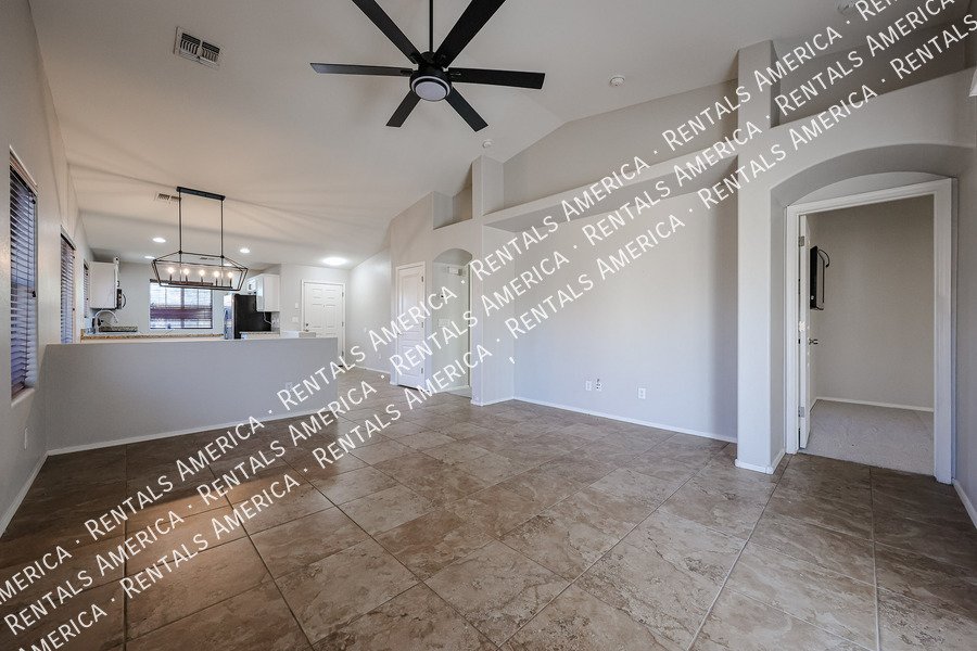 MOVEIN SPECIAL  3-bedroom 2 bath in Power Ranch property image