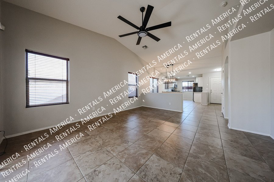 MOVEIN SPECIAL  3-bedroom 2 bath in Power Ranch property image