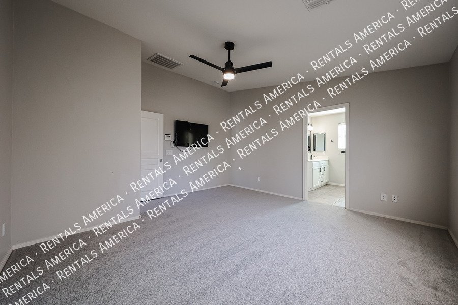 MOVEIN SPECIAL  3-bedroom 2 bath in Power Ranch property image