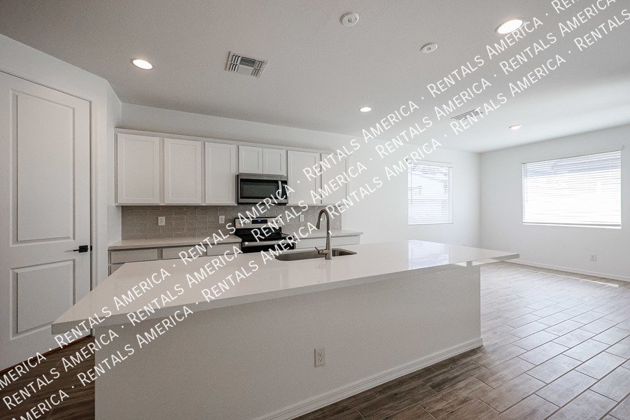 Upgraded 3 Bedroom Home in Eastmark!!! property image