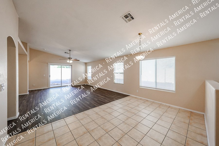 Very nice house in Centerra! property image