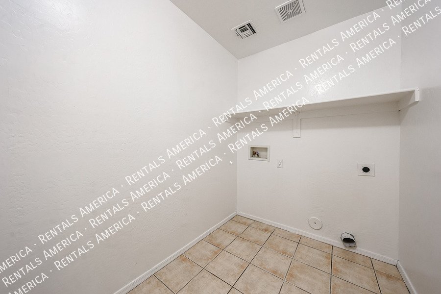 Very nice house in Centerra! property image