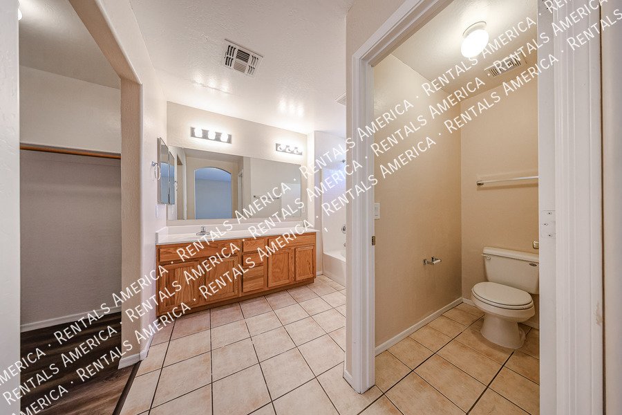 Very nice house in Centerra! property image