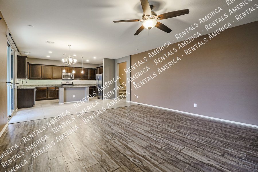 Beautiful Spacious 5BD House in Peoria! property image