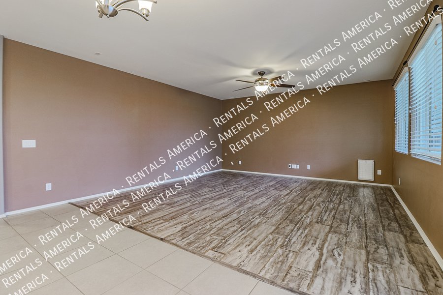 Beautiful Spacious 5BD House in Peoria! property image