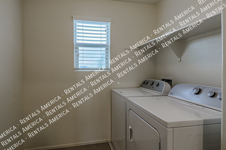 Beautiful Spacious 5BD House in Peoria! property image