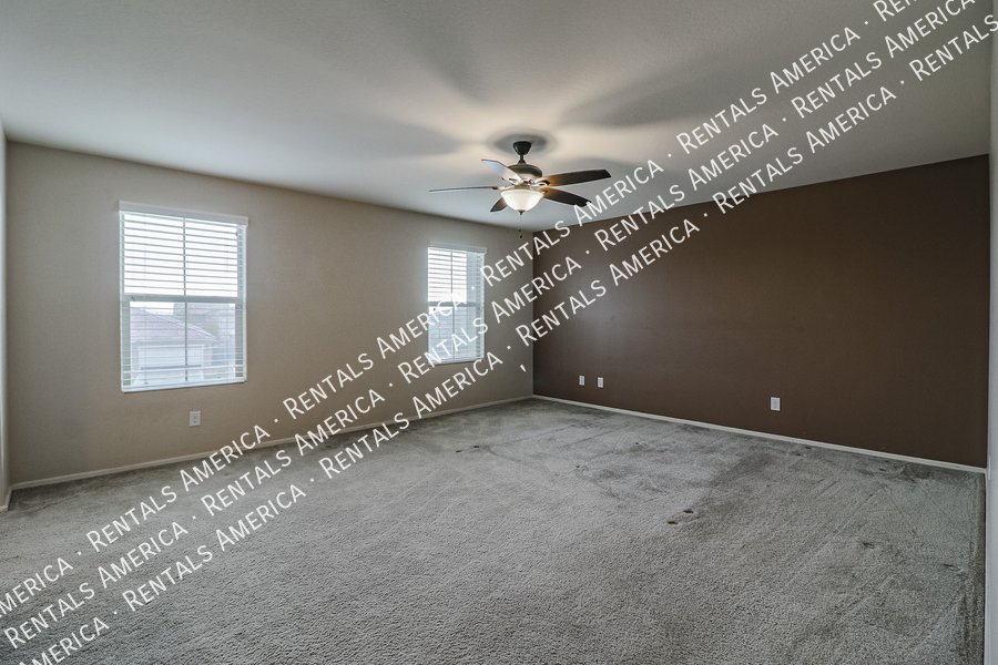 Beautiful Spacious 5BD House in Peoria! property image