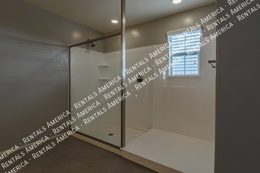 Beautiful Spacious 5BD House in Peoria! property image