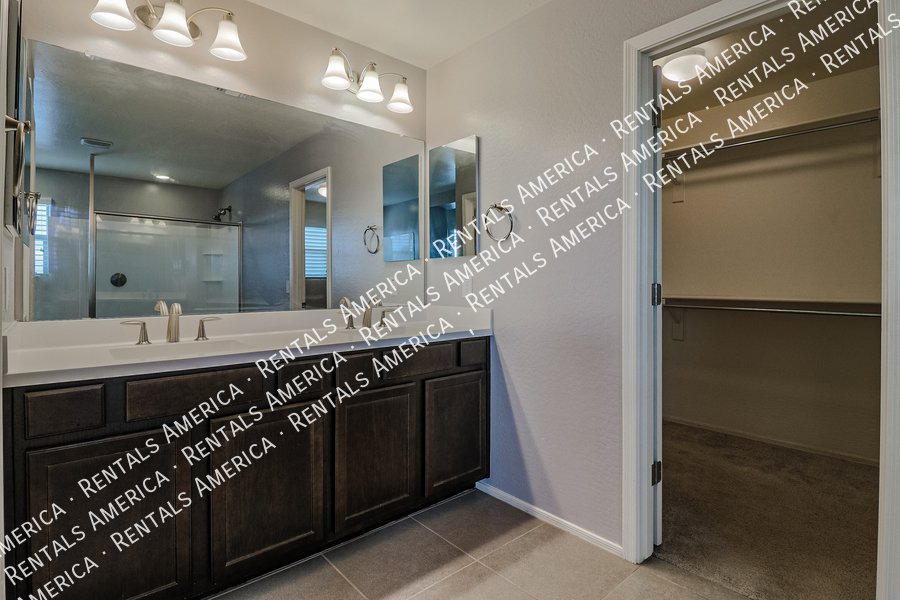 Beautiful Spacious 5BD House in Peoria! property image