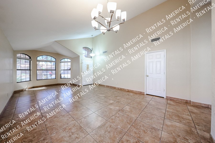 GORGEOUS 3BR IN DESERT SHIRES property image