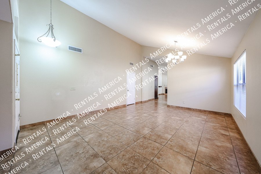 GORGEOUS 3BR IN DESERT SHIRES property image