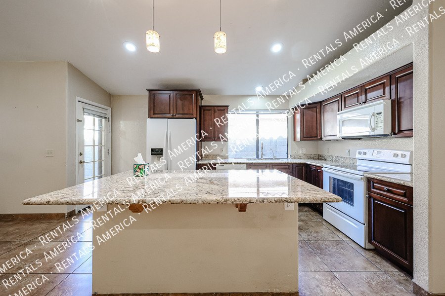 GORGEOUS 3BR IN DESERT SHIRES property image