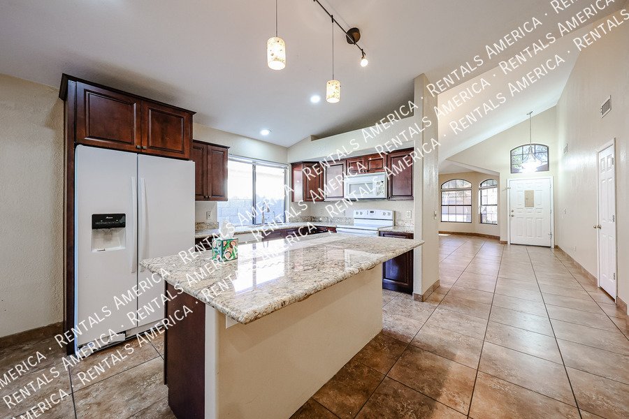 GORGEOUS 3BR IN DESERT SHIRES property image
