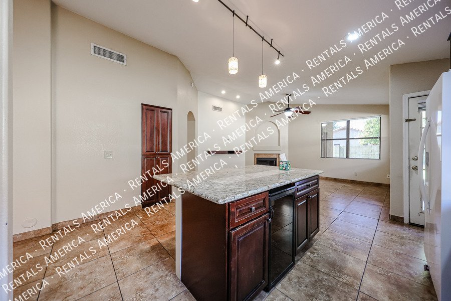 GORGEOUS 3BR IN DESERT SHIRES property image