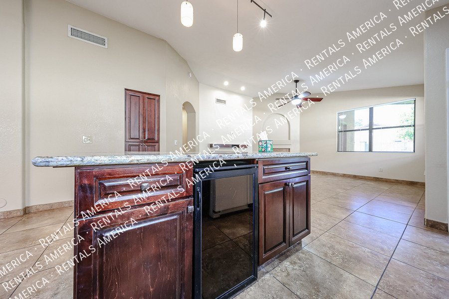 GORGEOUS 3BR IN DESERT SHIRES property image