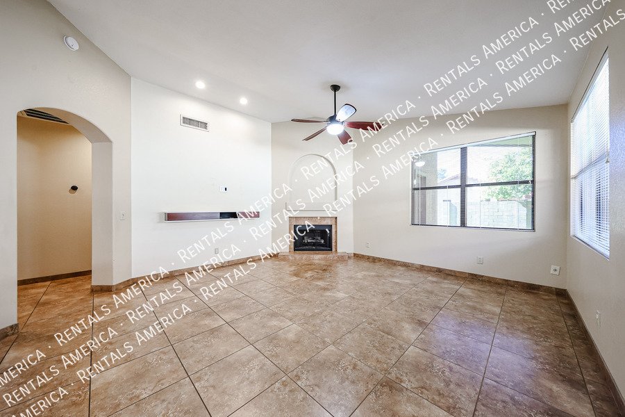 GORGEOUS 3BR IN DESERT SHIRES property image